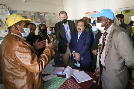 UNICEF__Regional_Director_for_South_Asia_Mr_George_Laryea-Adjei_meets_with_health_workers_in_Quetta_-_November_2021