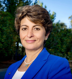 الدكتورة رنا الحجة ، مديرة إدارة البرامج