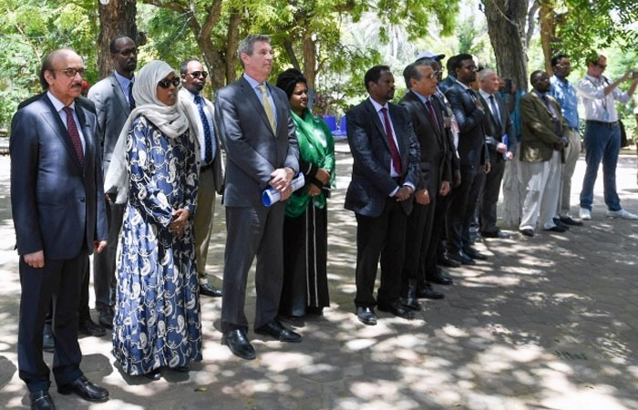 HE the Minister of Health Dr Fawziya Abiikar Nur and HE Minister of Commerce and Industry Khadra Ahmed Dualeh, as well as United Nations Resident Coordinator Peter de Clercq, WHO Regional Manager of the polio eradication programme Christopher Maher and Samson Agbo from UNICEF attend the celebration.