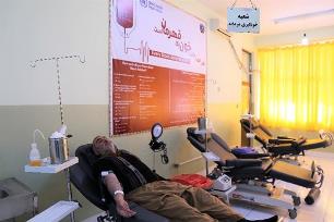Gulab Shah donates blood at the Herat Regional Hospital. Photo: WHO/S.Ramo