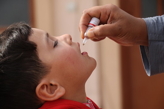 child-receives-polio-drops