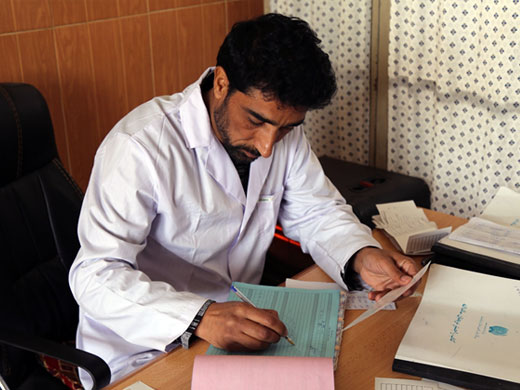 For the past 10 years Dr Bashir Ahmad has worked as a medical officer at the leishmaniasis treatment centre operated by the Ministry of Public Health’s National Malaria and Leishmaniasis Control Programme in Kabul. “We treat on average 40 or 50 patients a day. Winter is our busiest time when we can have even around 300 patients coming in every day for treatment,” Dr Ahmad says as he fills in registration cards for new patients.