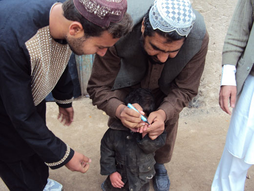 The World Health Organization (WHO), in coordination with the Ministry of Public Health of Afghanistan and UNICEF have undertaken eight rounds of vaccination during campaigns in 2011, thanks to the support of AusAID.