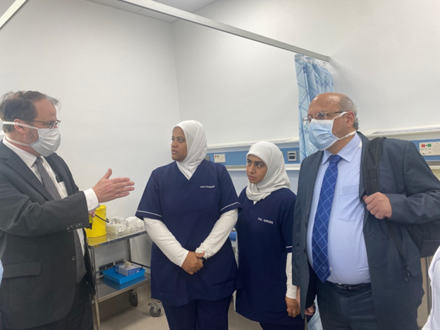 Visiting the Sheikh Abdulla bin Khalid Al Khalifa Health Center on the second day of the mission. Photo credit: WHO/WHO Bahrain Visiting the Sheikh Abdulla bin Khalid Al Khalifa Health Center on the second day of the mission. Photo credit: WHO/WHO Bahrain