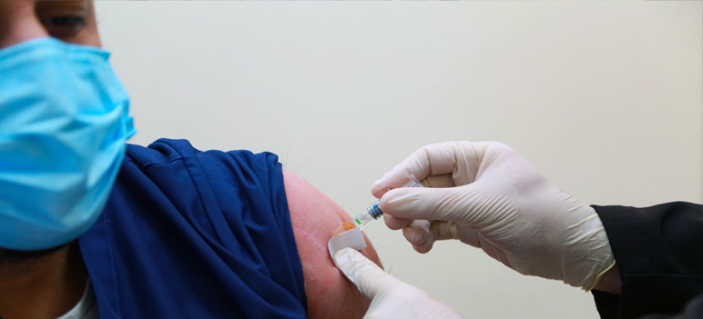 اخذ اللقاح اثناء الدورة الشهرية