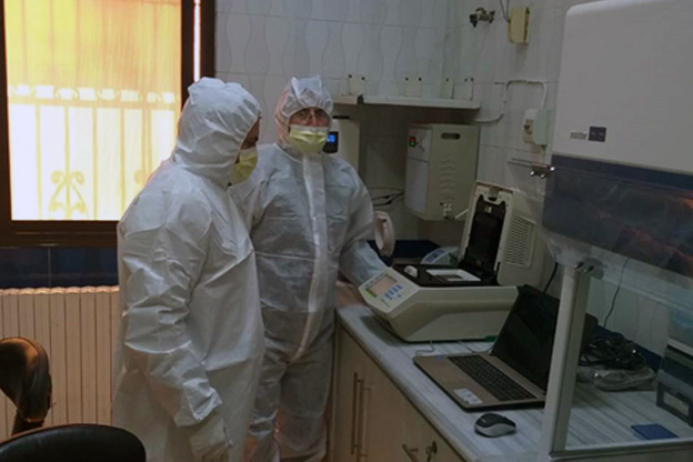 In June, WHO delivered a consignment of 2000 viral transport medias units to a laboratory in Idleb to scale up COVID-19 surveillance and testing capacity in northwest Syria. 