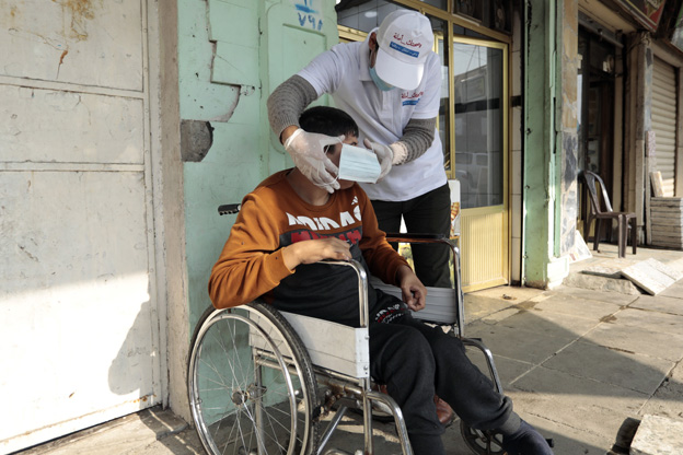 In the Gaza strip, WHO delivered 50 000 COVID-19 sample collection swabs and 1000 rapid tests to local health authorities. This delivery comes at a critical time as testing supplies are running low due to the ongoing spread of the virus.