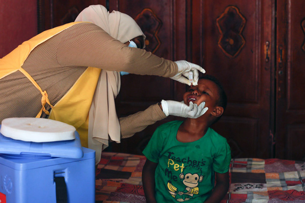 وفي السودان، وبمنحة سخية من الوكالة الأمريكية للتنمية الدولية الصناديق المشتركة القُطرية، وزعت منظمة الصحة العالمية الأدوية الأساسية للاستجابة للآثار الصحية للفيضانات الأخيرة. وستساعد هذه الأدوية المنقذة للحياة والمستلزمات الطبية لخدمات الطوارئ 900 000 شخص في 15 ولاية على مدى 3 أشهر