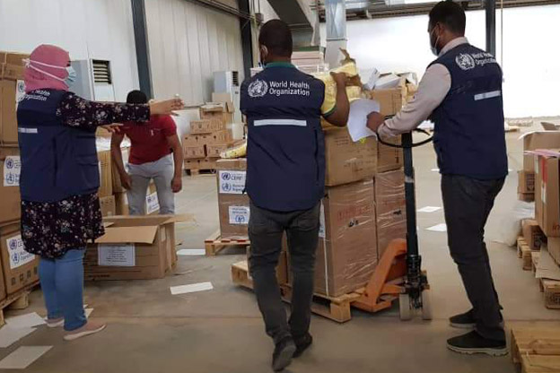 In Libya, with the support of WHO, distribution of 426 oxygen concentrators is ongoing to 93 health facilities involved in the COVID-19 response aiming to strengthen the local health system response.