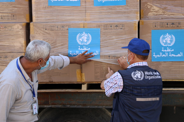 In the Gaza strip, WHO delivered 50 000 COVID-19 sample collection swabs and 1000 rapid tests to local health authorities. This delivery comes at a critical time as testing supplies are running low due to the ongoing spread of the virus.