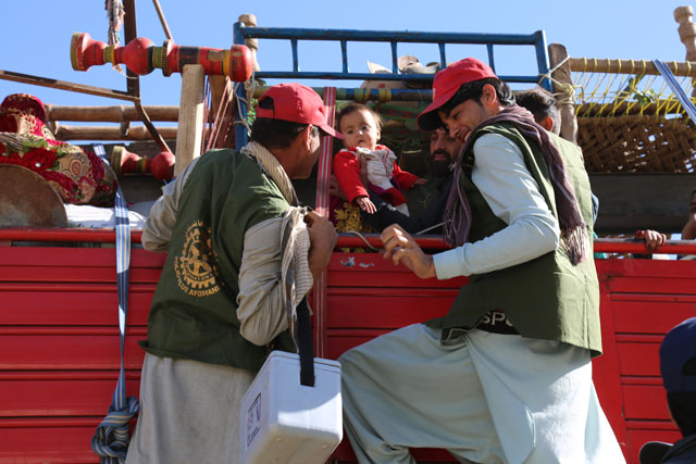 Credit: WHO Afghanistan: Ongoing violence continues to severely impact the lives of 6.3 million Afghans who rely on a weakened and overstretched health care system. The recent return of over 600 000 Afghan refugees from Pakistan created additional challenges and increased the risk of disease outbreaks. Shortages of medicines, medical supplies and health staff, especially female doctors, is further exacerbating the problem. Afghanistan remains among the 3 polio-endemic countries, and WHO continues to conduct regular vaccination campaigns to ensure that all children, including those crossing the border into Afghanistan, are vaccinated. Some of WHO’s biggest achievements in Afghanistan in 2016 included: massive polio vaccination campaign targeting over 9.5 million children WHO and partners strengthening trauma care to save lives in conflict-ridden Kunduz province WHO supporting overstretched health services as the number of Afghan returnees increases a million Afghans on the move: vaccinating every child.