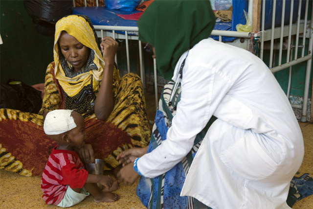 Cholera treatment centres are operational in 40 districts to manage severe cases of acute watery diarrhea/cholera. To keep these facilities functioning, WHO and partners are providing medicines and medical supplies and training health staff. WHO and partners are also increasing the number of surveillance sites for epidemic-prone diseases like cholera and measles across the country.