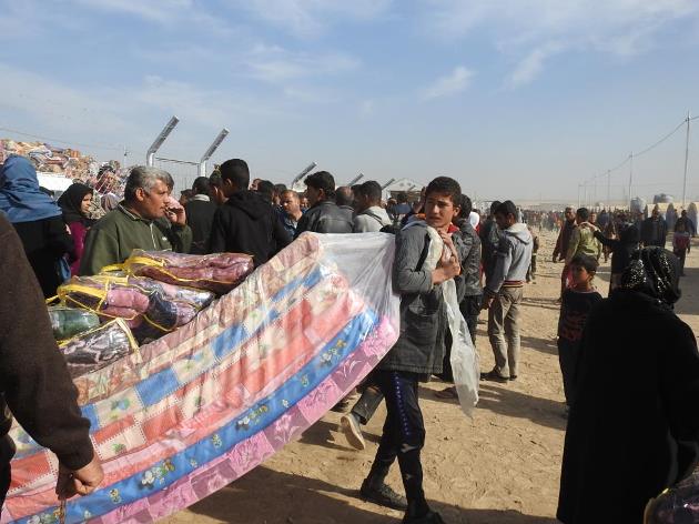 الأمم المتحدة توفر البطانيات للمخيمات في العراق