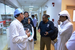 La photo nous montre une mission de l'OMS en Arabie Saoudite dont l'objectif est de mener une évaluation sur le MERS-CoV