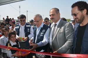 WHO Regional Director for the Eastern Mediterranean opens primary health care centre in Dohuk, Iraq,. From left to right: Dr Sayed Jaffar Hussain, WHO Representative in Iraq; Dr Ala Alwan, WHO Regional Director; Dr Rekawt Hama Rasheed, Minister of Health of the Kurdistan region; Mr Naseer Shamma, Iraqi musician