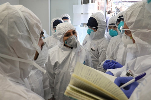 Iranian health workers wearing masks