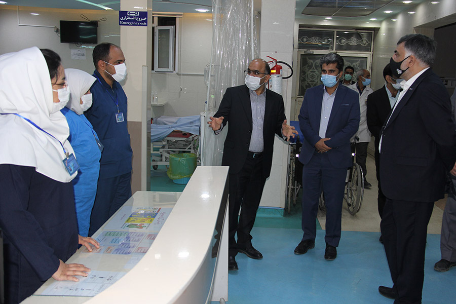 WHO Representative and Head of Mission Dr Syed Jaffar Hussain is briefed at Khatam Al Anbia Hospital. Photo: Zahedan University of Medical Sciences 
