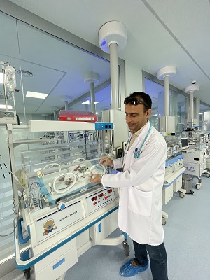 baby-in-incubator