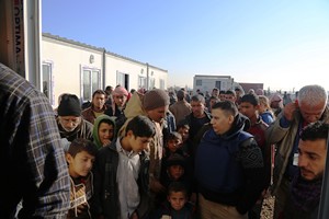 Health workers in camps hosting internally displaced persons in Qayyarah, south of Mosul, are struggling to cope with the growing numbers of patients seeking health services
