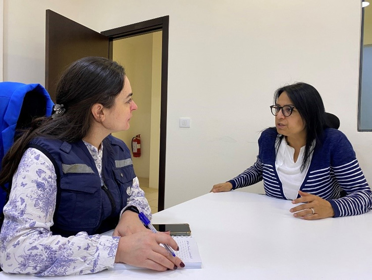 Ms Myriam Sassine of WHO and PHEOC manager Ms Wahida Ghalayini discuss the current emergency response. Photo credit: WHO/WHO Lebanon