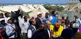 Dr Alwan visits IDP camp in Somalia