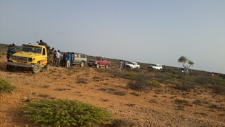 The Puntland Health Ministry/UN agency convoy on the road to Jariban District to investigate the polio outbreak @UNICEF Somalia/2014