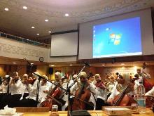 L’image nous montre l'Orchestre de chambre d'Al Nour Wal Amal Association en concert au Bureau régional de l’OMS pour célébrer la Journée internationale de la prévention des catastrophes.