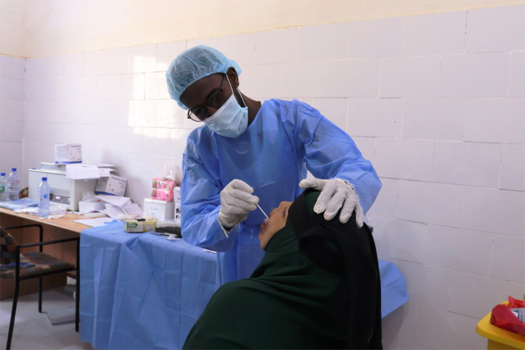 مرور عام على جائحة كوفيد-19 في الصومال ووصول شحنة اللقاح الأولى من مرفق كوفاكس