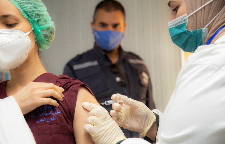 Syrian refugees in Jordan are vaccinated against COVID-19