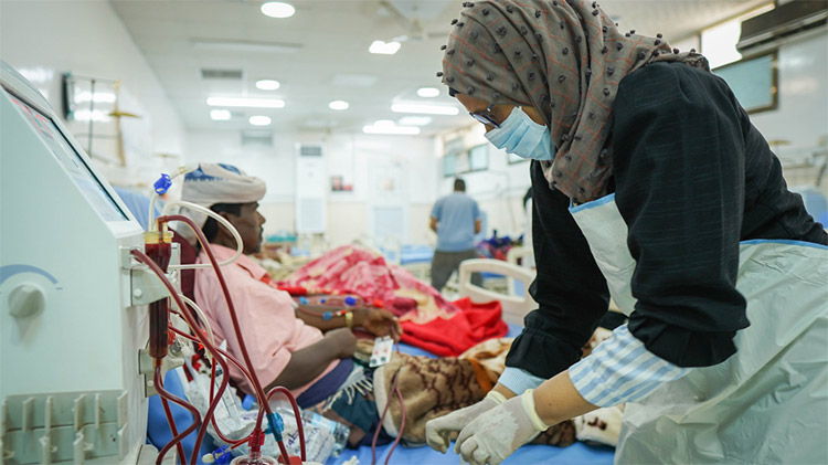 الشراكة بين منظمة الصحة العالمية ومركز الملك سلمان للإغاثة تعمل على الحفاظ على النظام الصحي في اليمن