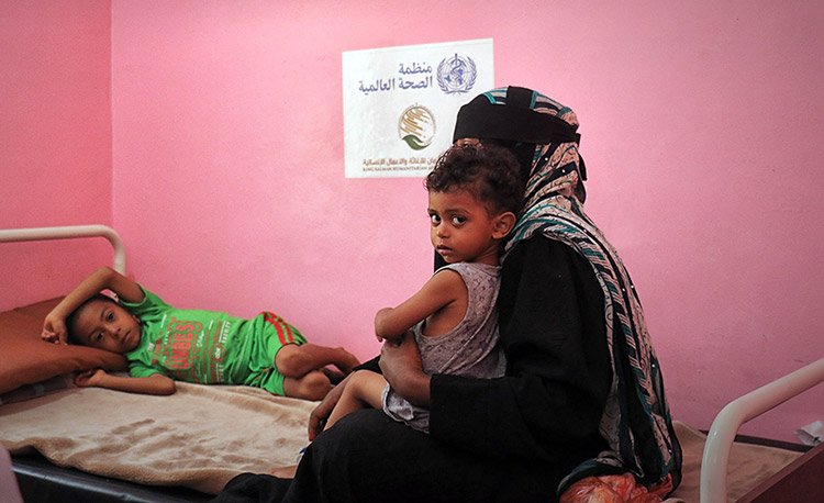 منظمة الصحة العالمية ومركز الملك سلمان للإغاثة والتنمية يتعاونان معاً لمكافحة سوء تغذية الأطفال في اليمن
