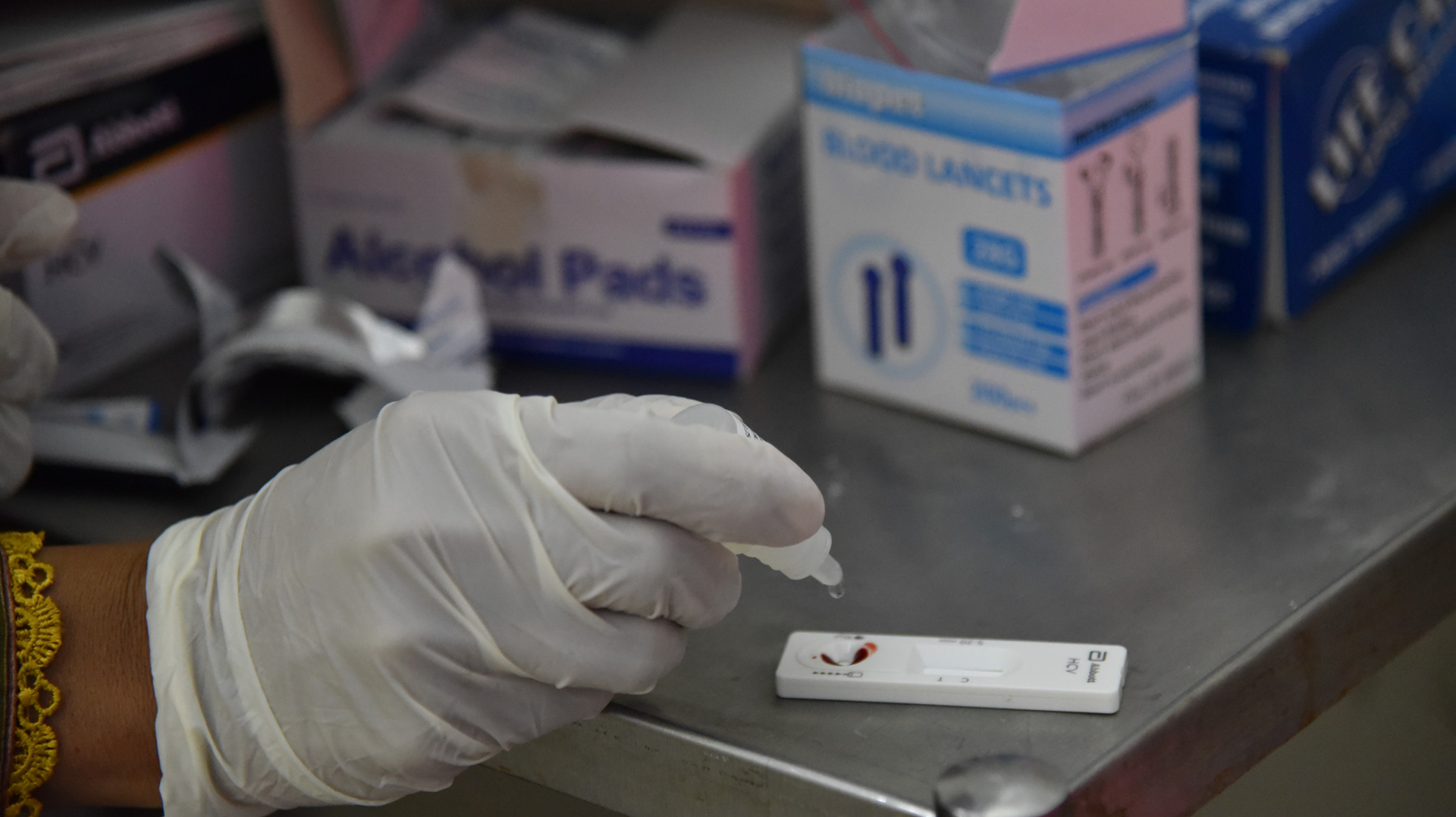 Only 25–30% of the people affected by Hepatitis B and C in Pakistan know it, meaning the vast majority do not undergo testing and do not seek life-saving treatment. Photo: WHO Pakistan/Sara Akmal