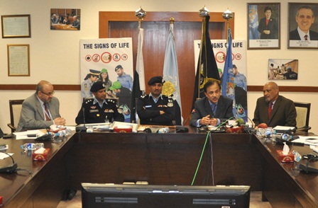 High-level dignatories pay tribute to the bravery of the Islamabad police force during the Sign of Life campaign award ceremony 