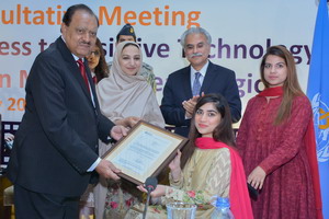 Dr Sana Hafeez receives nomination as WHO Global Champion for Assistive Technology from President of Pakistan Mr  Mamnoon Hussain. WHO Pakistan