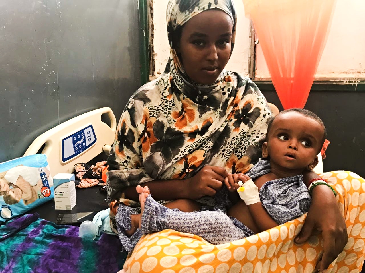 Somali_mother_with_her_young_child