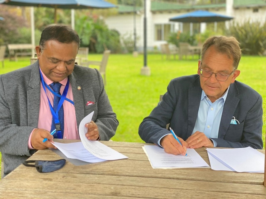 WHO and Sweden sign agreement to further strengthen the capacity of the National Institute of Health and improve digitalization of health information in Somalia