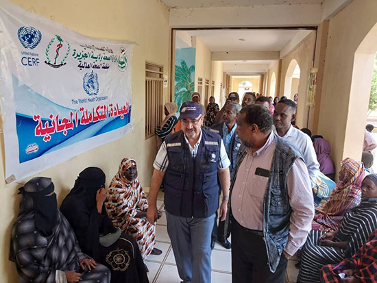 Dr Abid visits a WHO-supported mobile health clinic for internally displaced people at a camp in Baraka, Gezira. Photo credit: WHO Sudan