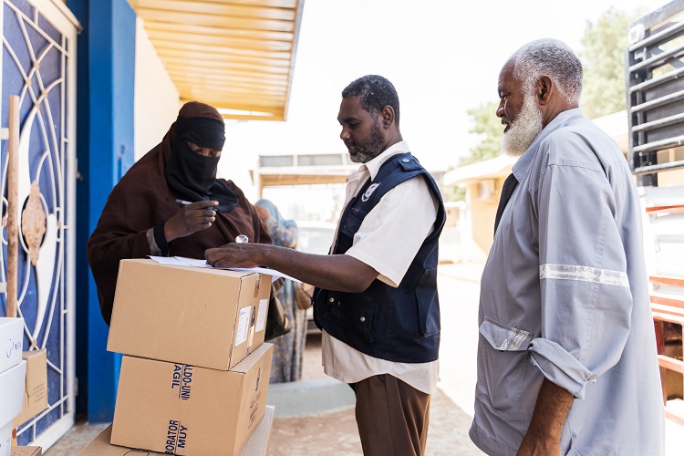 المنظمة تواصل نقل الإمدادات الصحية جوًا لإنقاذ الأرواح في السودان
