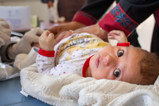 child-vaccination-syria
