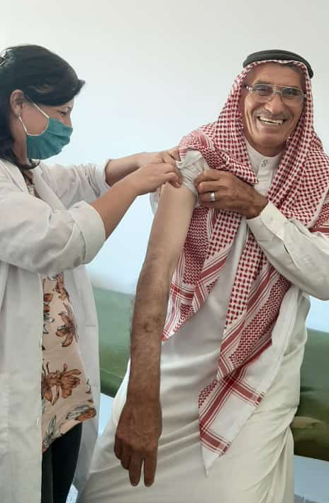 man-receives-vaccine