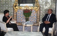 Dr Margaret Chan, Directeur général de l'OMS, en discussion avec le Premier Ministre tunisien, Son Excellence M. Hamadi Jebali, au sujet de la nécessité d'intensifier la collaboration entre l'OMS et le ministère de la Santé publique
