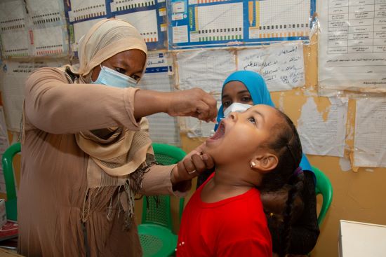 اجتماع عبر الحدود في السودان يَعِد بتنسيقٍ أقوى للوقاية من انتشار شلل الأطفال