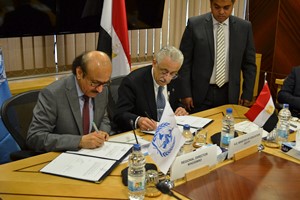Dr_Mahmoud_Fikri_WHO_Regional_Director_for_the_Eastern_Mediterranean_and_Dr_Tarek_Shawky_Minister_Of_Education_and_Head_of_the_Egyptian_Knowledge_Bank__sign_memorandum_of_understanding
