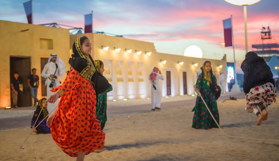 Qatari girls playing Qatari girls playing