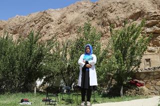 Midwife Fatima has worked as a midwife for 7 years at the Shumbol Basic Health Centre in Shiber, Bamyan. WHO/S.Ramo