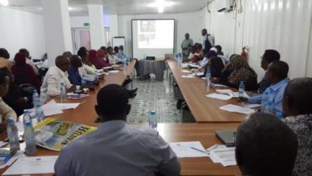 العاملون الصحيون الصوماليون يحضرون تدريبًا على التصدّي للكوليرا