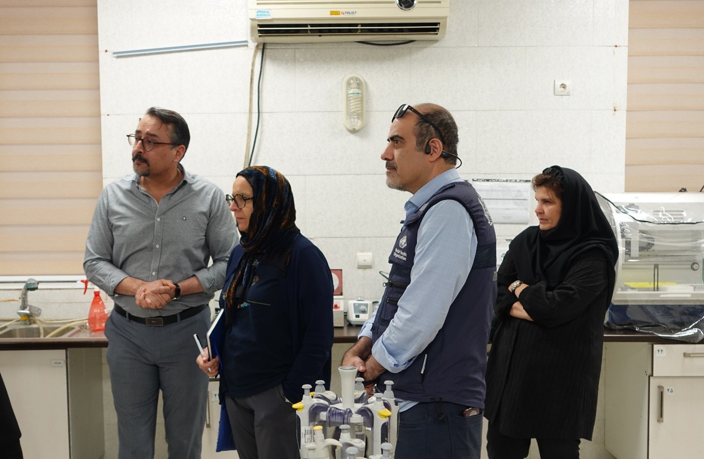 Observing laboratory processes and surveillance for communicable diseases at the Provincial Health Reference Laboratory, Bandar Abbas. Photo credit: WHO Islamic|Republic of Iran