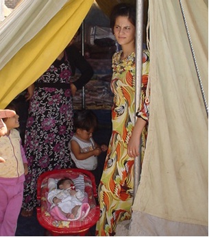 Syrian family in Domiz camp, Iraq 