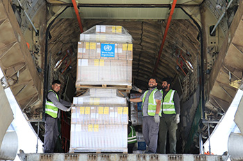 شحنة جديدة من الإمدادات الصحية توفرها منظمة الصحة العالمية من مركزها في دبي تصل إلى كابل لدعم الاستجابة لزلزال أفغانستان