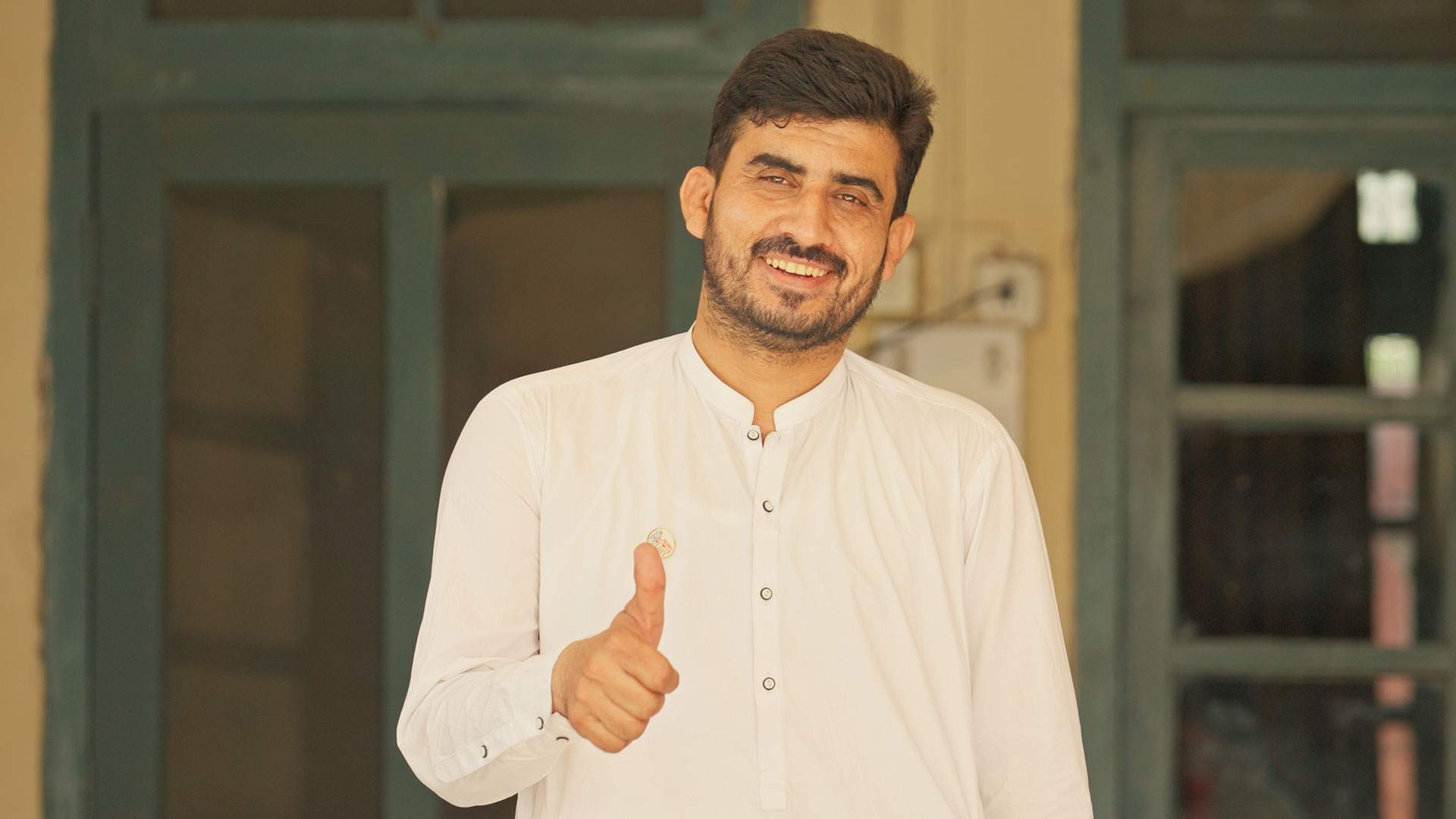 Masood Khan, Pakistan: From polio survivor to vaccinator in Peshawar